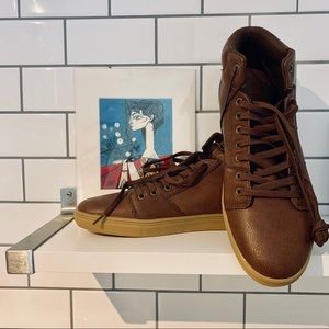 👞 Guess Men’s Leather Sneakers 👞